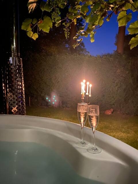 Chalet with hot tub private in spacious garden