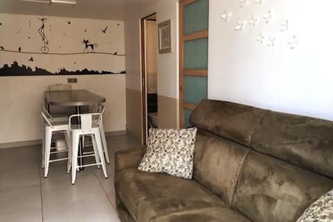 Annonce Airbnb populaire: Charming little house by the sea à Saint Cyprien