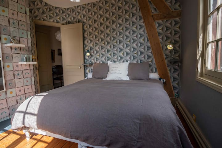 საძინებელი 1