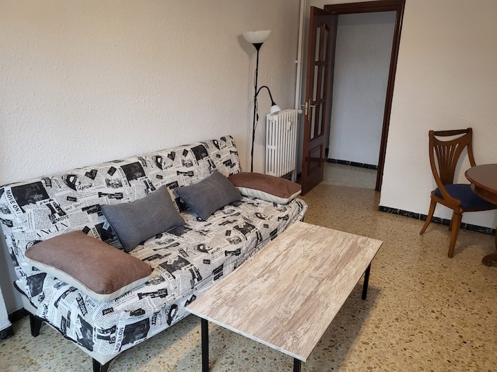 Centric, Free Car Parking, 3 Bedrooms - Palacio de la Aljafería
