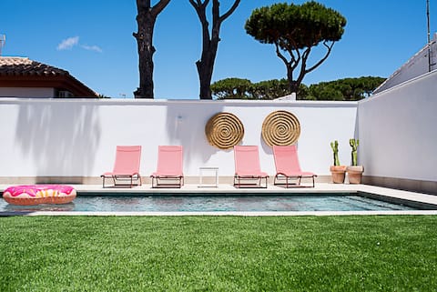 Popular Airbnb listing: House with pool next to the beach in Chiclana De La Frontera