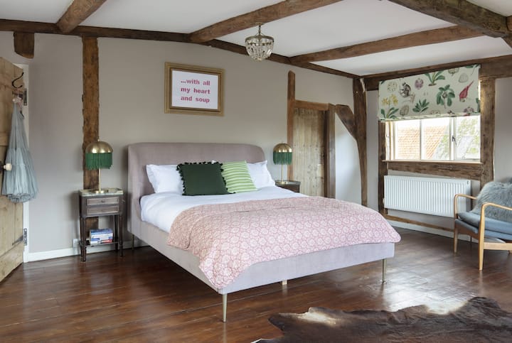 The main bedroom complete with kingsize bed