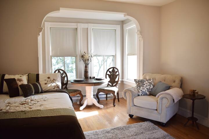 2 Bedroom 1 Bath In Home W Easy Access To Nyc Ct Guest Suites For Rent In Mount Vernon New York United States