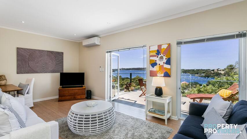 Balmoral Slopes w/ waterfront views -Pets Welcome! gallery image 2