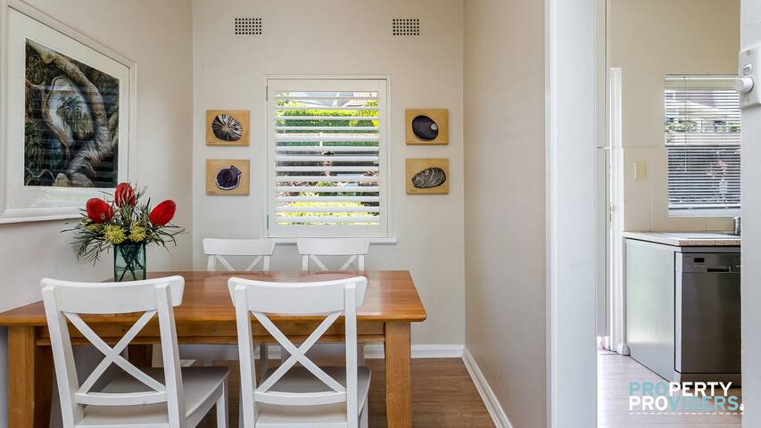 Balmoral Slopes w/ waterfront views -Pets Welcome! gallery image 5