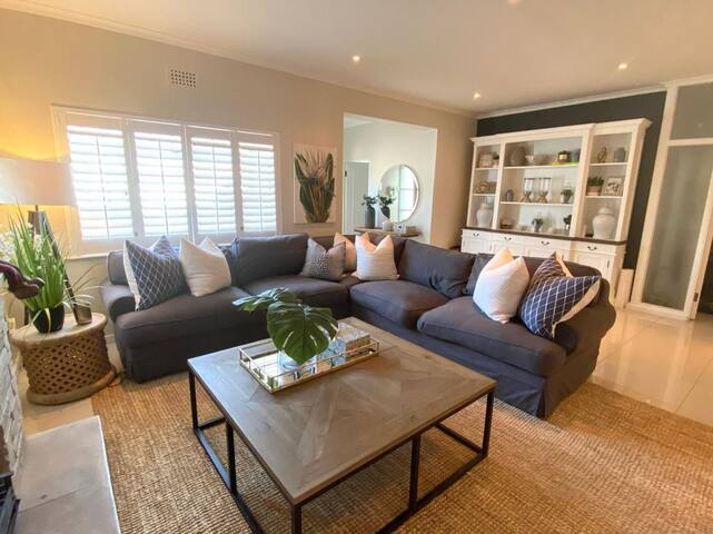 Perfect family home in upper Claremont gallery image 4