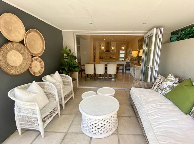 Perfect family home in upper Claremont gallery image 5