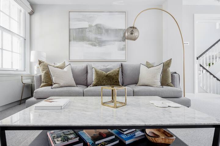 Luxury Central Marylebone Mews Town House 2BR 2BA gallery image 3