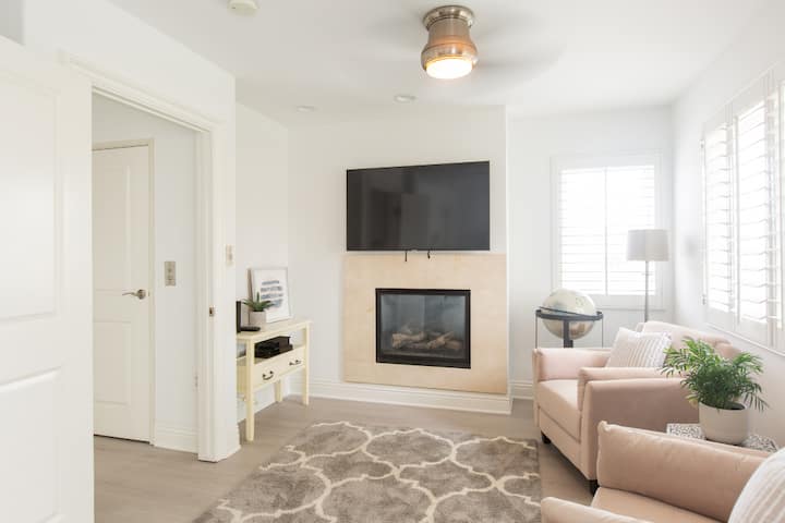 Sala de estar en la habitación principal 