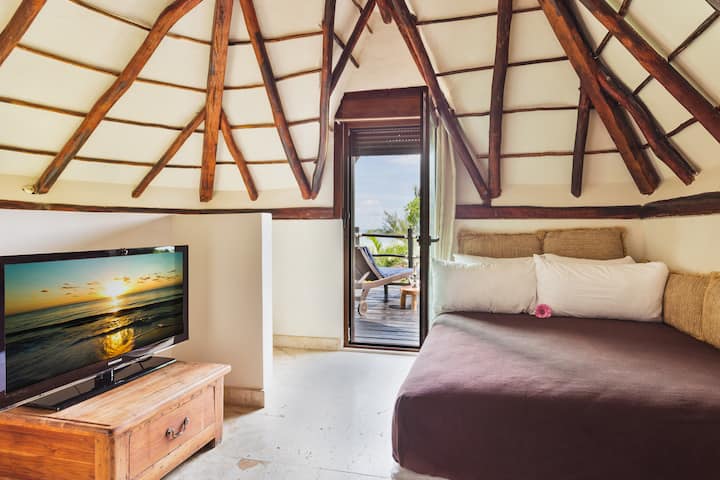 Lit queen size au 4e étage