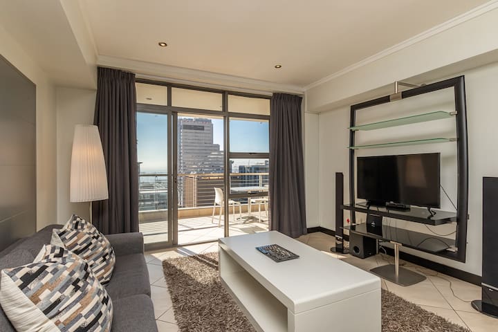 Icon Family Apartment close to Cape Town CTICC