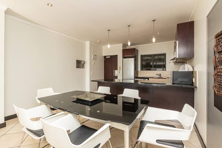 Icon Family Apartment close to Cape Town CTICC gallery image 4