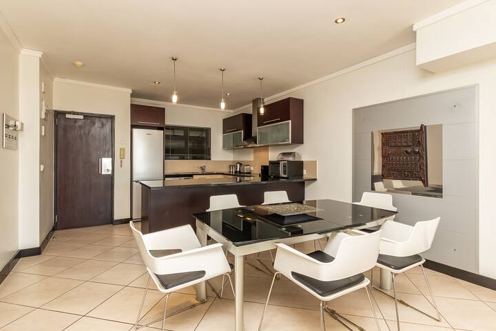 Icon Family Apartment close to Cape Town CTICC gallery image 5