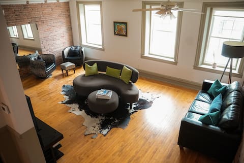 Top performing Airbnb: On The Square | Rooftop Penthouse & Lake View in Frontenac