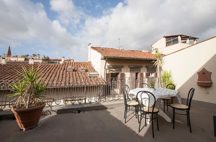 Duomo area with terrace and elevator