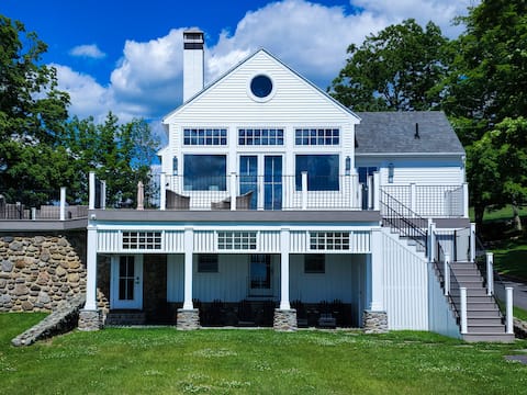 Restored Historic Colonial with Mountain Views