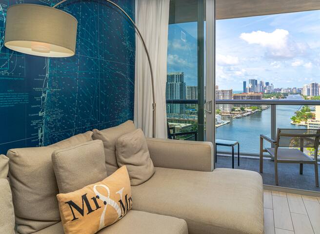 Amazing Condo SouthBay Water Views 21st floor! gallery image 2