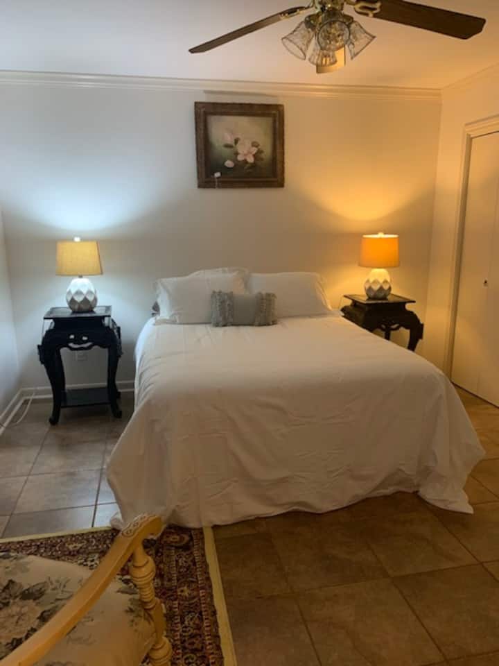 საძინებელი 1