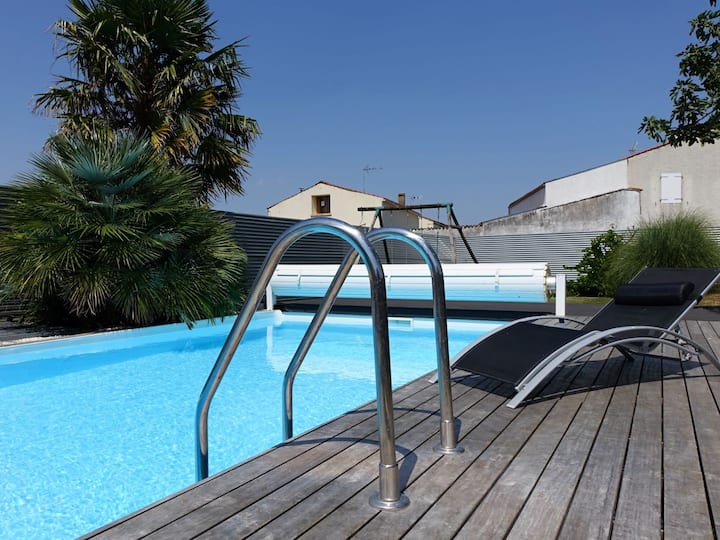 Homelidays + heated pool La Rochelle