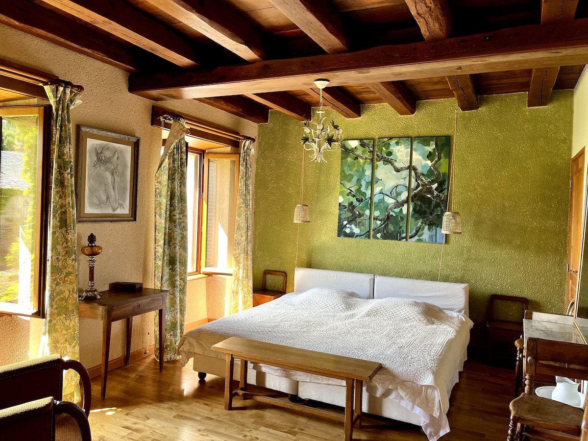 Spálňa 1; 
2 jednolôžka kombinované 1 m x 2 m