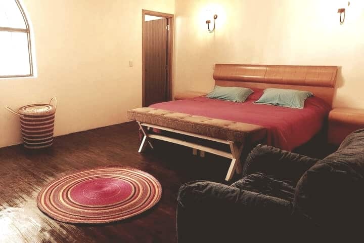 Recamara principal con baño privado