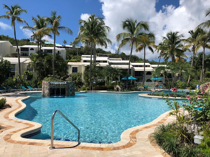 Seaside Retreat, Modern 2 BDRM at Cowpet Bay East! Condominiums for