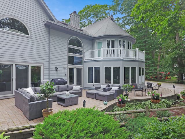 Spectacular Waterfront Home