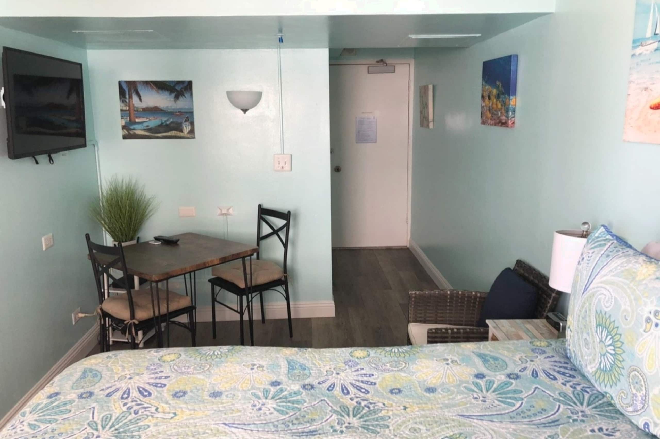 Condo in Honolulu · ★4.8 · Studio · 1 bed · 1 bath - Image 1