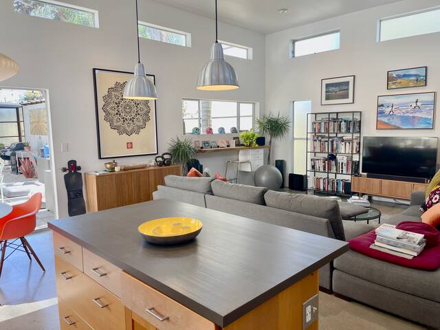 Amenity-Rich Abbot Kinney Venice Oasis! gallery image 2