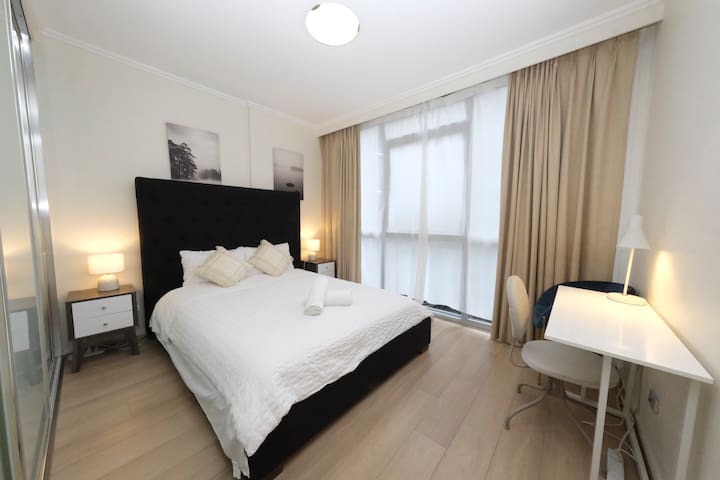 Sydney CBD Central ICC 3 Bedder FREE Parking+pool