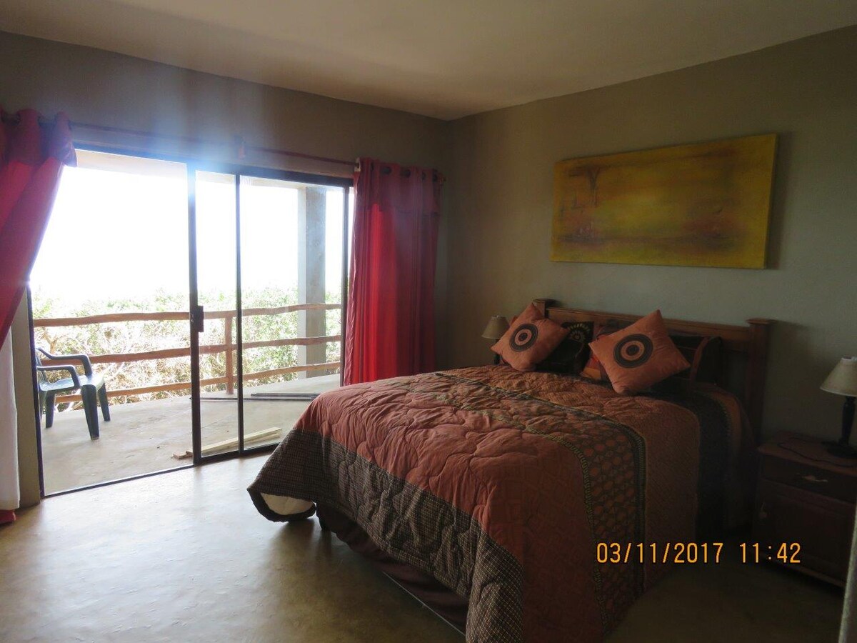 Slaapkamer 4 - ensuite badkamer - beneden