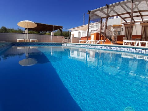 Luxury Poolside Apartment 2 -shared Hot Tub /Pool