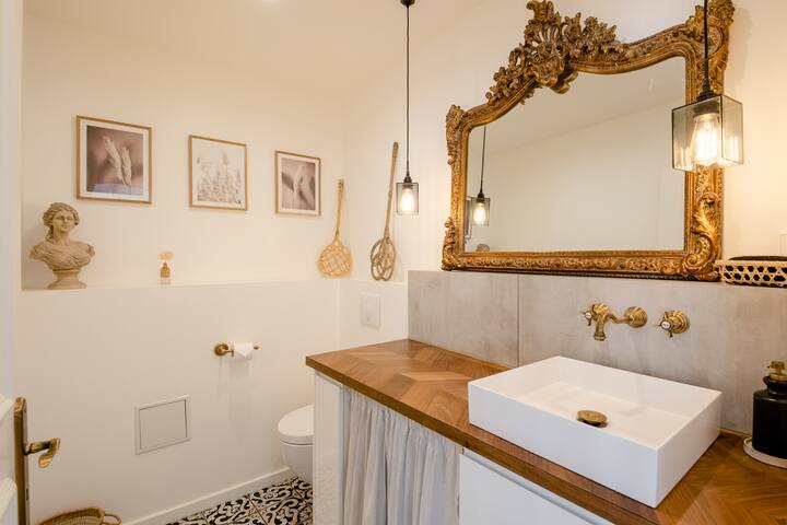 Splendide Appartement Rue Sainte Catherine gallery image 5