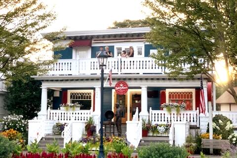 Dwntwn Chocolate Haus Apt/Lg Balc.on Main St/Disc.