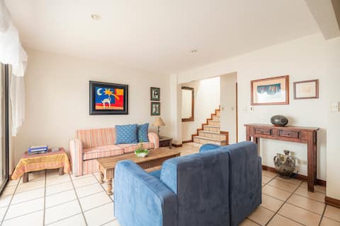 HOUSE IN SAN JOSE, EASY ACCESS TO TOURIST AREAS