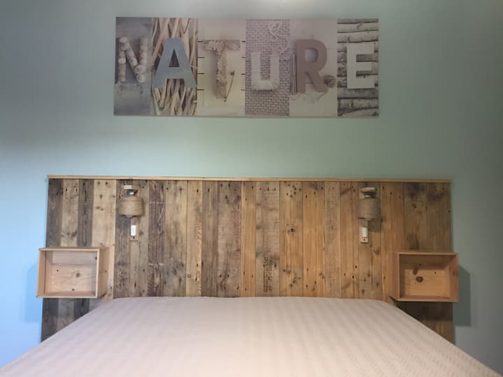 ห้องนอนชั้นบน 160 เตียง