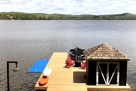 Muskoka Retreat - Beautiful 4 Season Lake Cottage