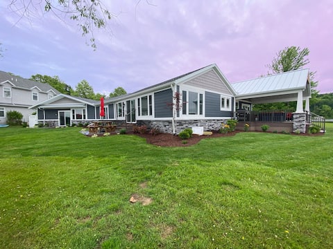 5-Star: Lakeside Luxury and Comfort