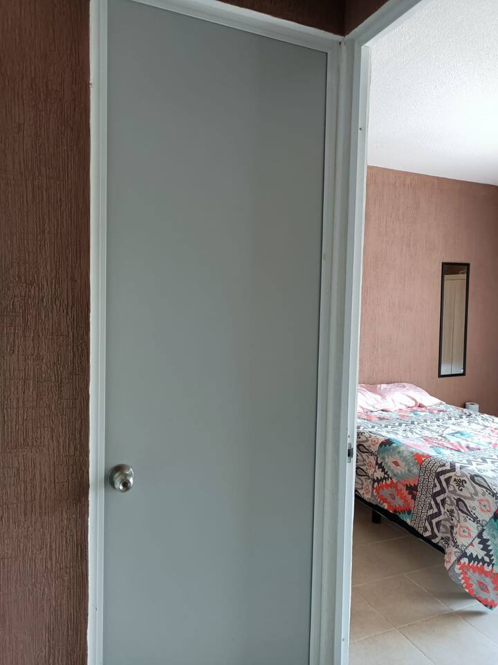 Ისიამოვნეთ 2 კომფორტული ოთახით , რომელიც იდეალურია დასასვენებლად! /ისიამოვნეთ 2 კომფორტული ოთახით, იდეალურია დასვენების დღეებში დასასვენებლად. / ისიამოვნეთ 2 კომფორტული ოთახით, რომელიც იდეალურია დასასვენებლად. 