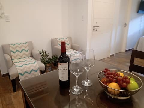Propiedad de Airbnb exitosa: Lovely apartment with garage in downtown Godoy Cruz en Departamento Godoy Cruz