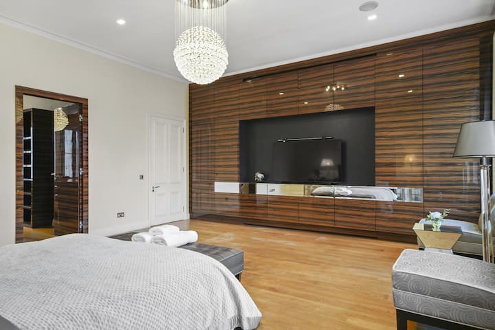 Magnificent House in Knightsbridge