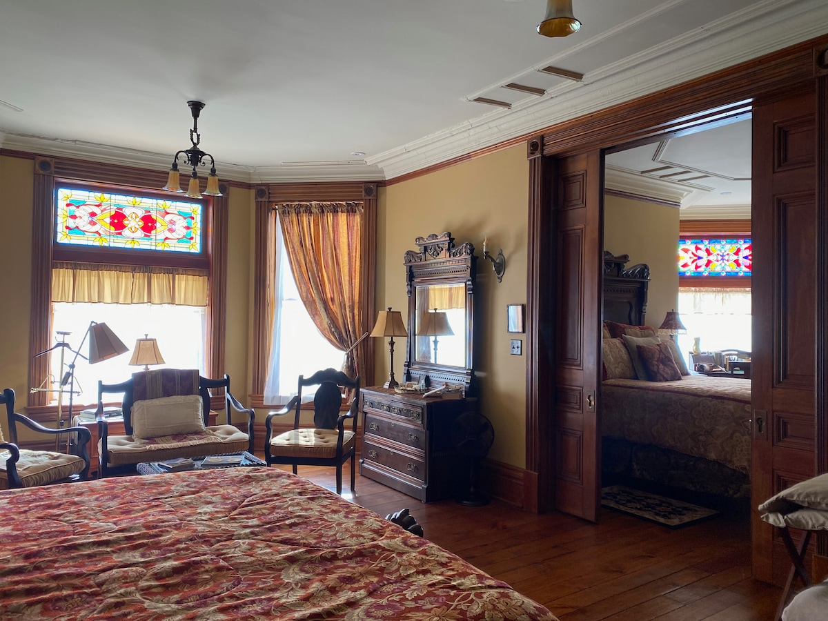 Lovely Suite