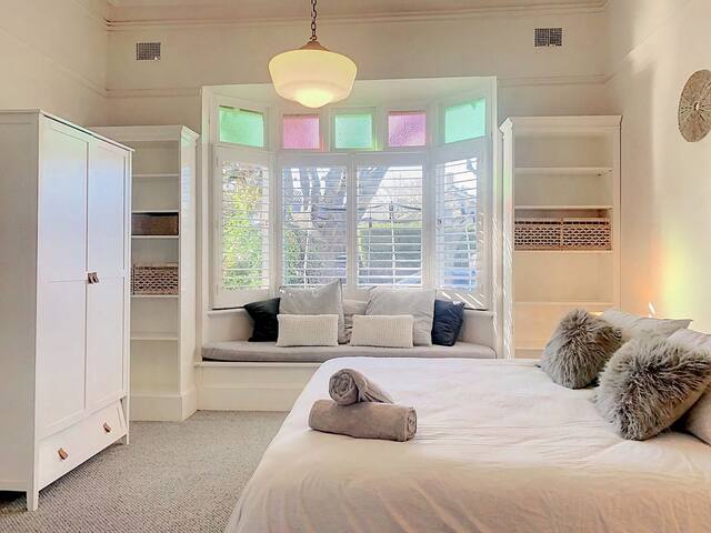 Elwood Edwardian 3BEDR+Garage (walk village+beach) gallery image 3