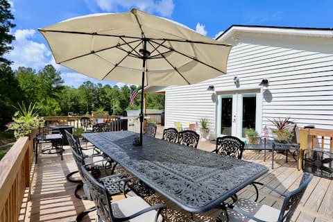 Family Fun, ZipLine, Hot Tub, Sauna, w/2 King Beds