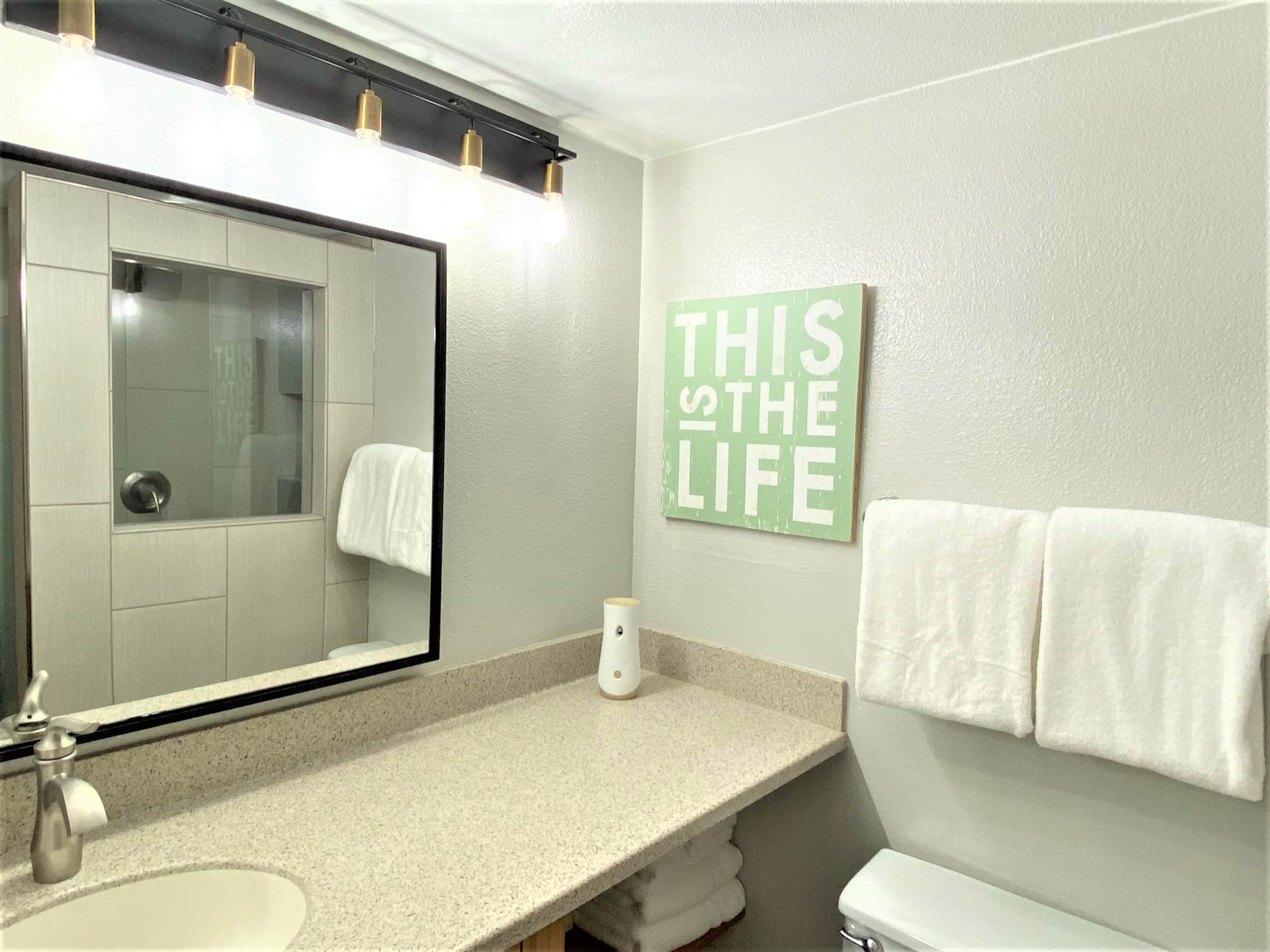 Condo in Kihei · ★4.88 · 1 bedroom · 2 beds · 2 baths - Image 10