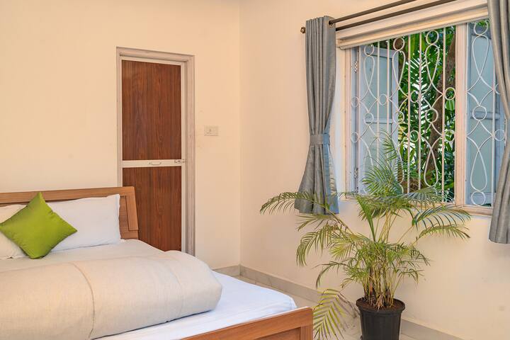 Bedroom 3 image 1