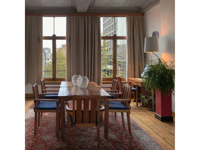 Apartment – 4 Guests – City Center Antwerp gallery image 3