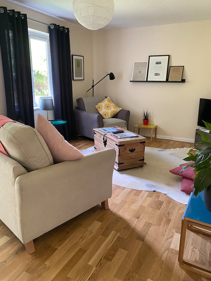 Modern and Cosy house in Tetbury, with parking Houses for Rent in