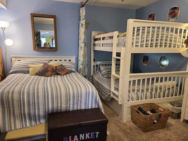 سرير بحجم كبير    -                                                               
