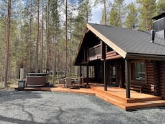 Lakeside+Log+cabin+with+hot+tub%2C+6+persons